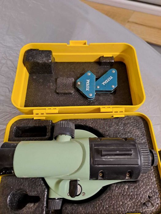 Професионален лазерен нивелир  -  220€