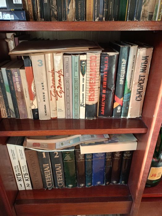 Продавам книги. Употребявани.