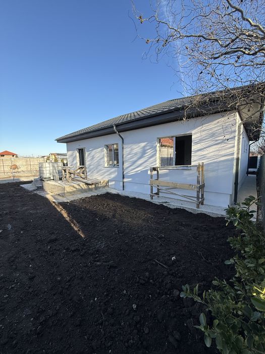 Vand casa Cumpana 3dormitoare,living,bucatarie inchisa,155m2