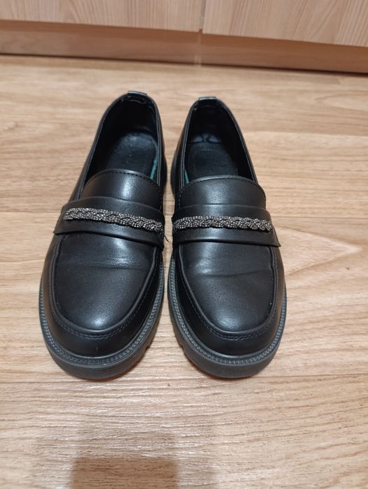 Туфли для девочки 37р