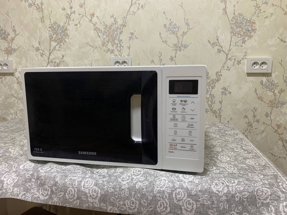 Микроволновая печь Samsung ME83ARW