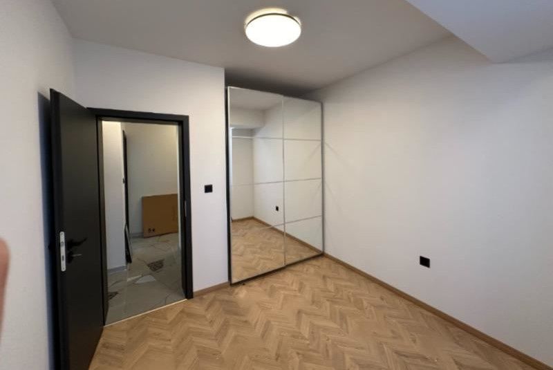 Продава се Тристаен апартамент в София, Изток - 105 кв.м за 7 €/кв.м - Снимка #7