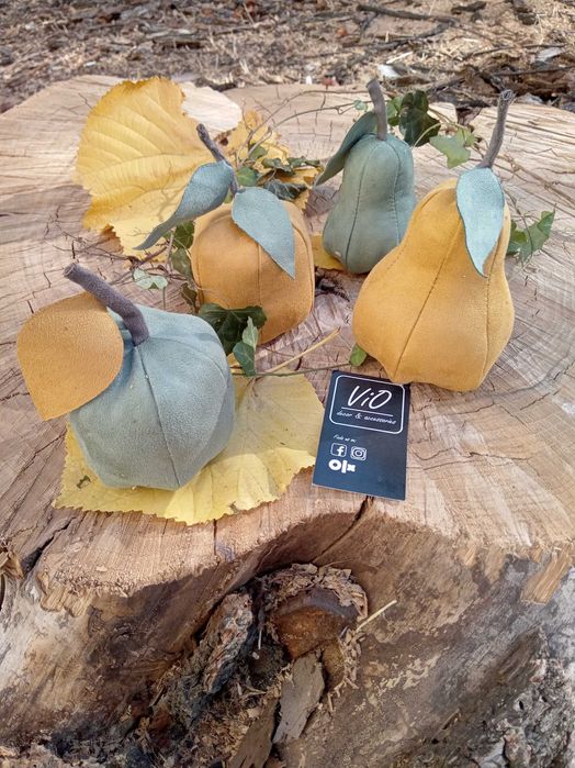 Панер с текстилни плодчета за декорация