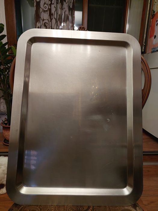 Продам        поднос