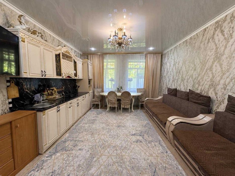 S Продам 3-х ком студию в старом городе
