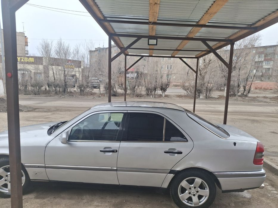 Мерседес С180 w202