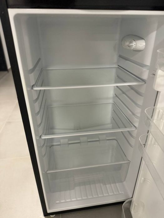 Черен Хладилник Нео във варна