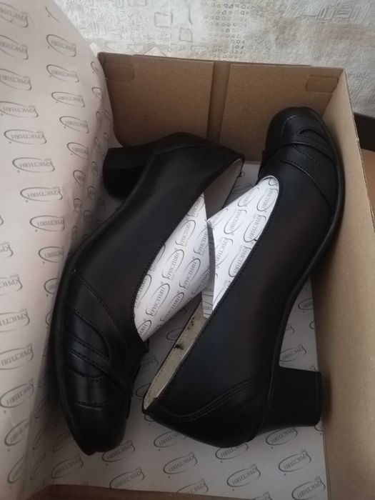 Черни нови дамски обувки „Кристиян Шуус“ от естествена кожа №41