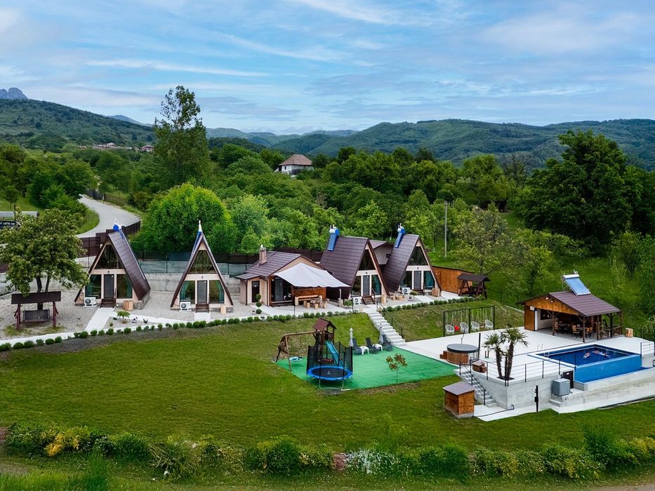 Cabanele Adyana&Raysa(4 cabane A frame)