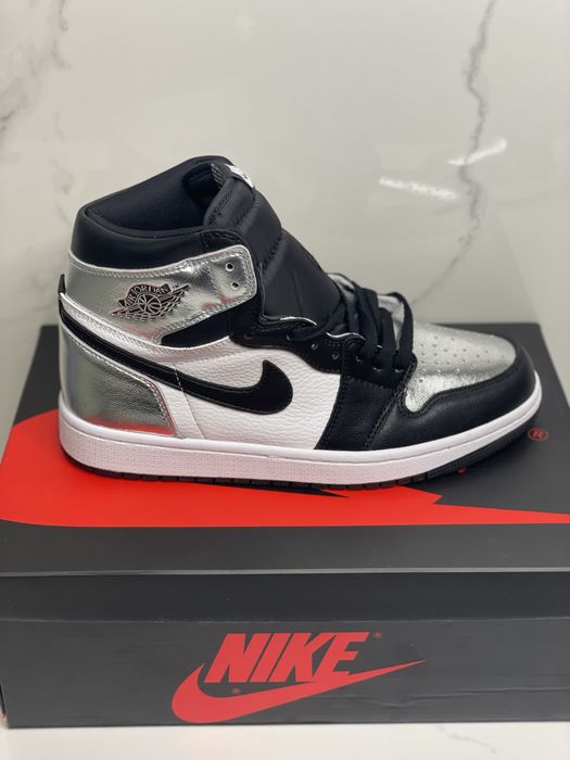 Air Jordan 1 Retro High Silver Toe Metallic