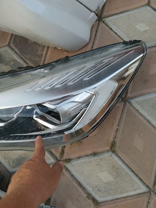 Far stânga dreapta xenon , aripa grila bara st line ford kuga 2 201