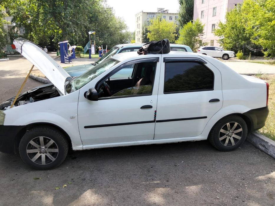 Продам СРОЧНО Логан 2011