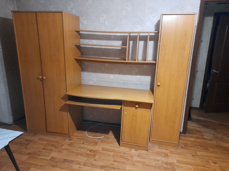 Шкаф-стол-пенал б.у