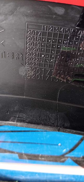 bandou aripa fata dacia duster 2