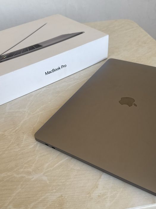 Macbook pro 15 (2019)