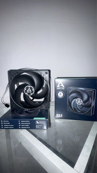 Vand 3 ventilatoare Artic P12
