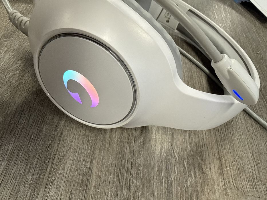 Геймърски слушалки Commander CM7002 с микрофон и RGB подсветка