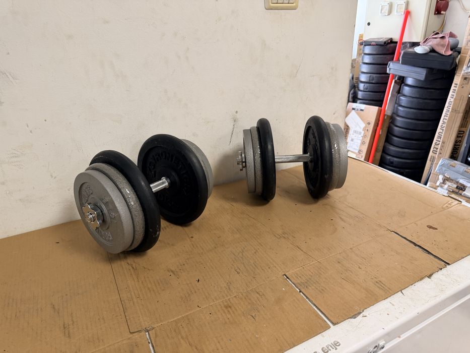 Set gantere reglabile noi 80 kg. 40 kg+40 kg=80 kg, pret 850 lei