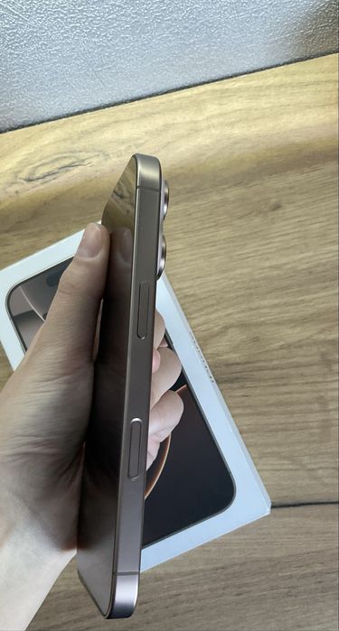 Iphone 16 pro,256, gold