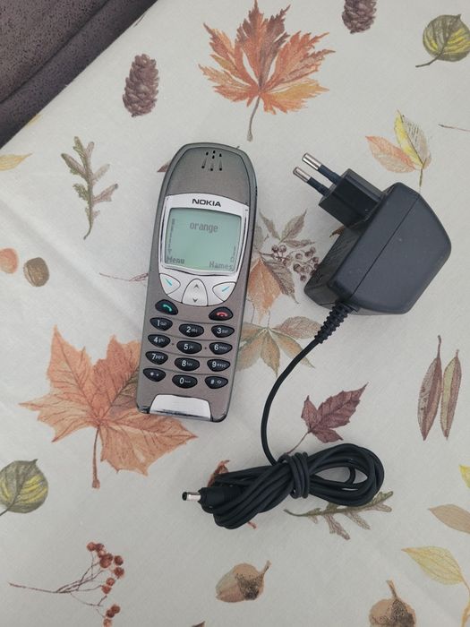 Telefon de colectie Nokia 6210 funcțional