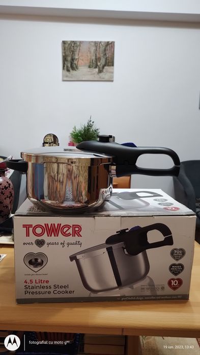 Vând oala sub presiuneTower inox.