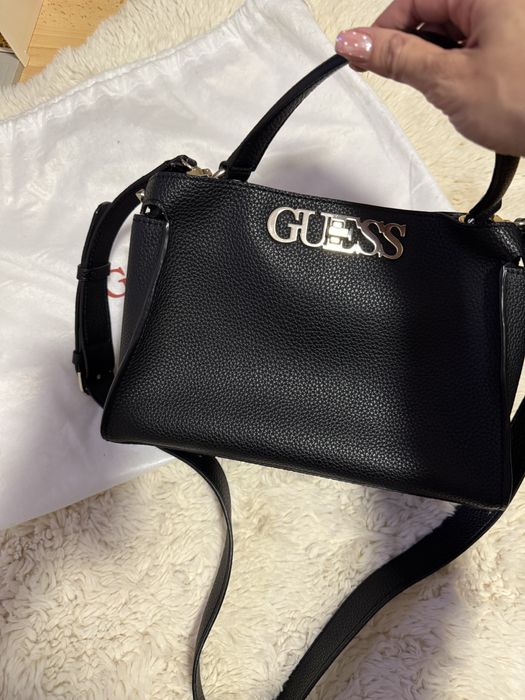 дамска чанта Guess