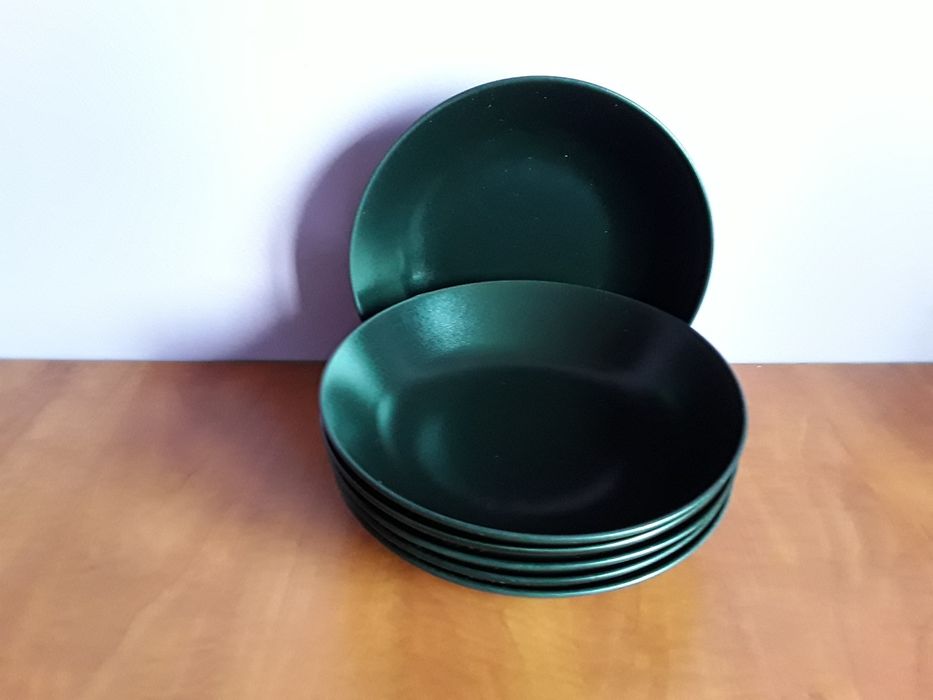 Vând Set 6 Farfurii Adînci Noi