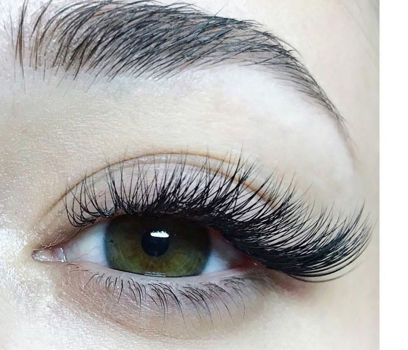 Я профессиональный мастер наращивание ресниц и ламинация