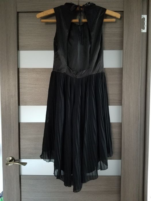 Rochie neagră de ocazie