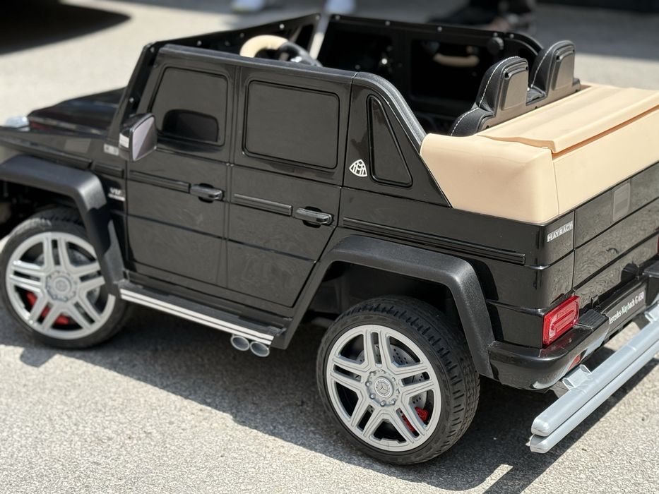 Акумулаторен джип MERCEDES MAYBACH G650 ЧЕРЕН