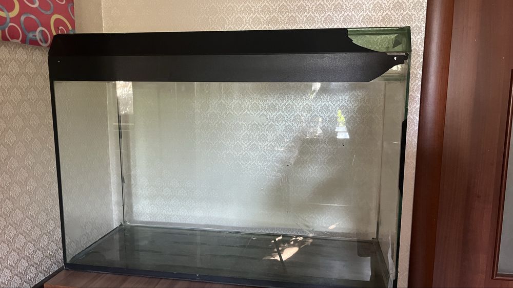 Продам срочно аквариум 54л 60*30*30см