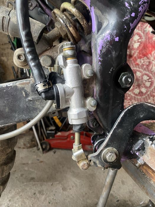 Продавам apriliq rx 50 мотора се продава НА ЧАСТИ!!