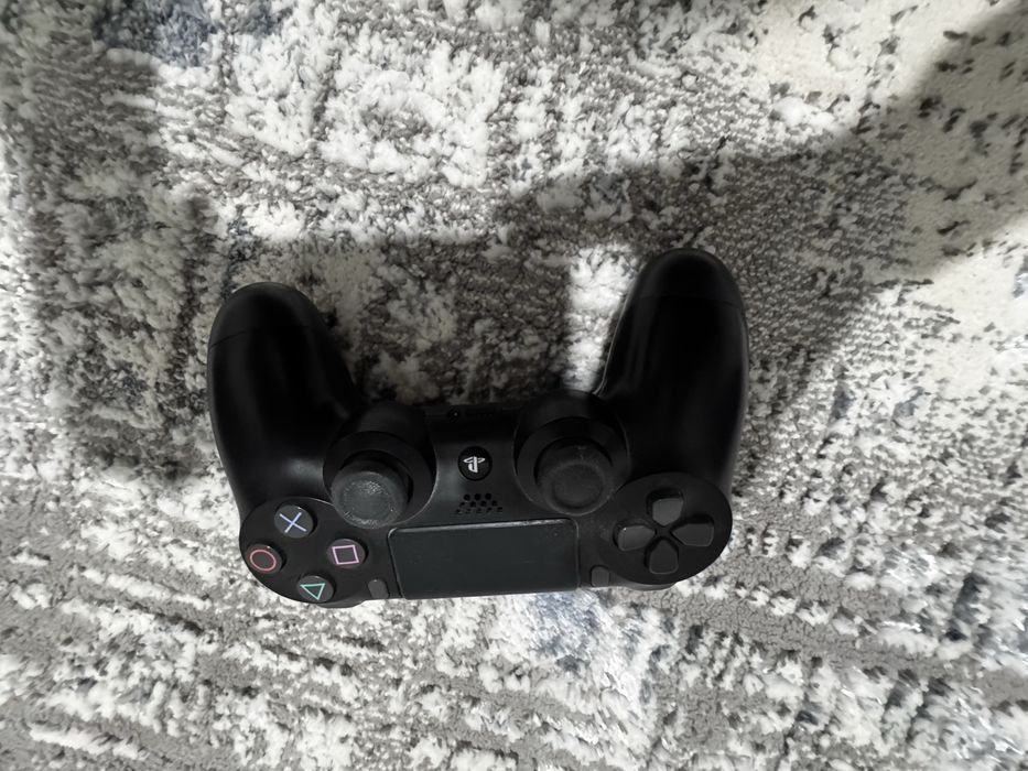 Pleystation 4 500 gb