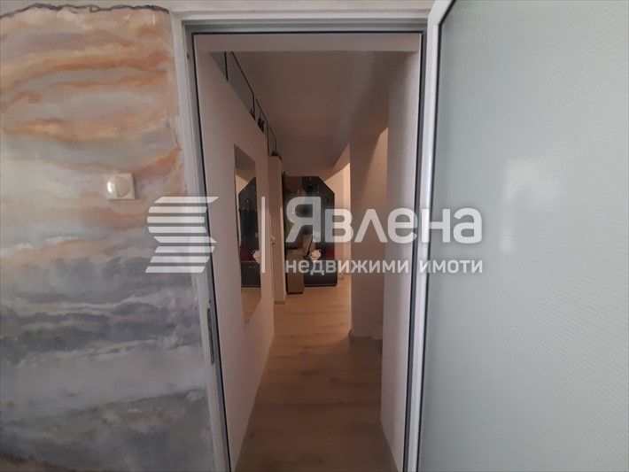 Продава се Магазин в Варна, Червен площад - 101 кв.м за 2575 €/кв.м - Снимка #4
