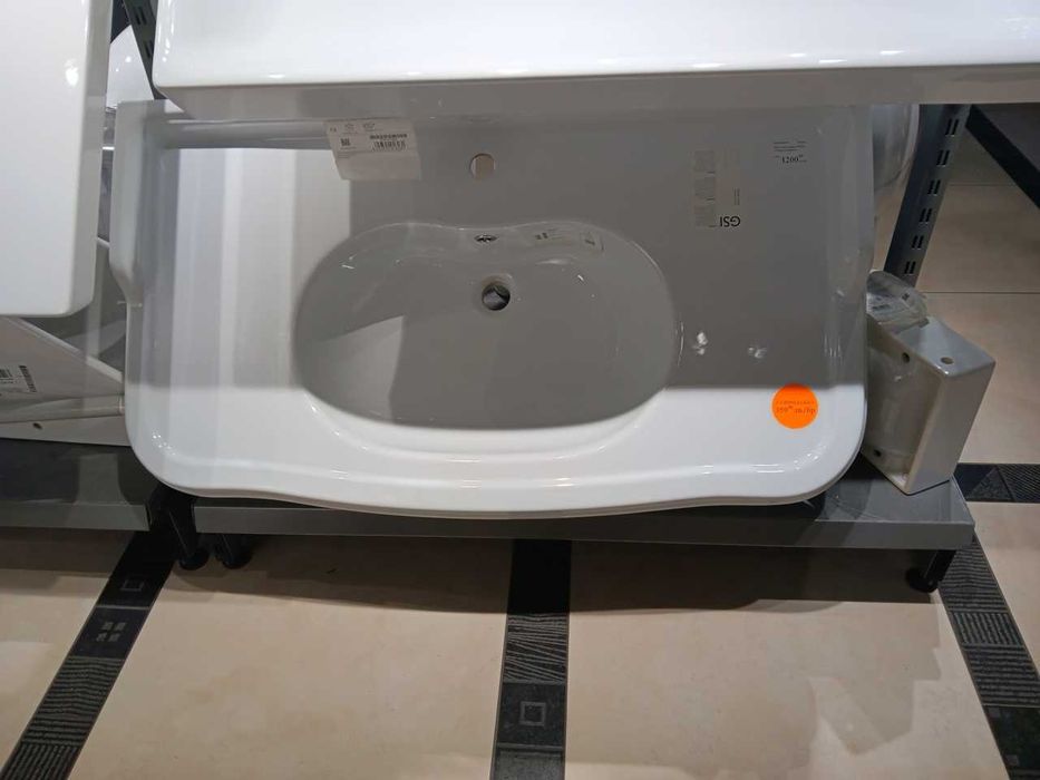 Италиански Мивки, тоалетни и санитарни принадлежности