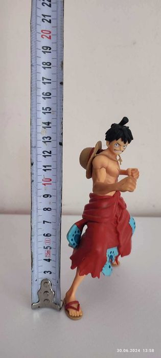 Фигурки One Piece (Luffy) и Dragon Ball Z (Goku)
