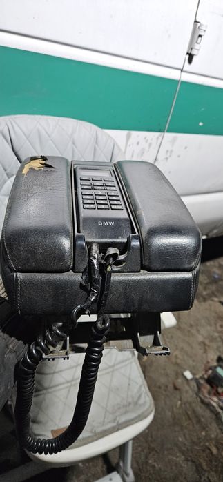 Подлокотник BMW E38 с телефоном