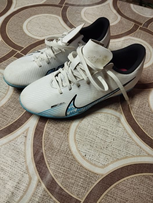 Бутонки, детски футболни обувки NIKE , номер 36,5. Като нови