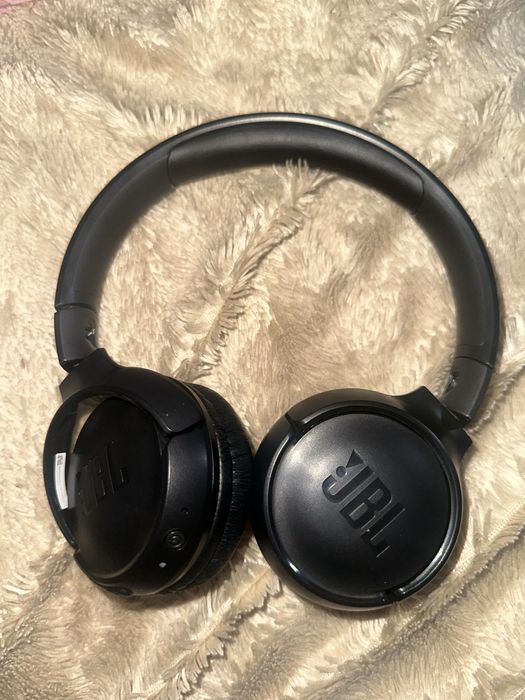 Наушники JBL, с зарядкой