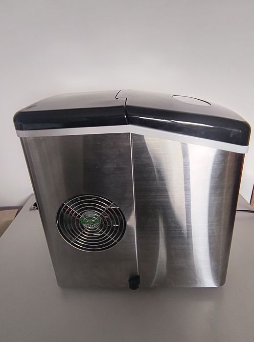 Mașină de făcut gheata cuburi Klarstein.