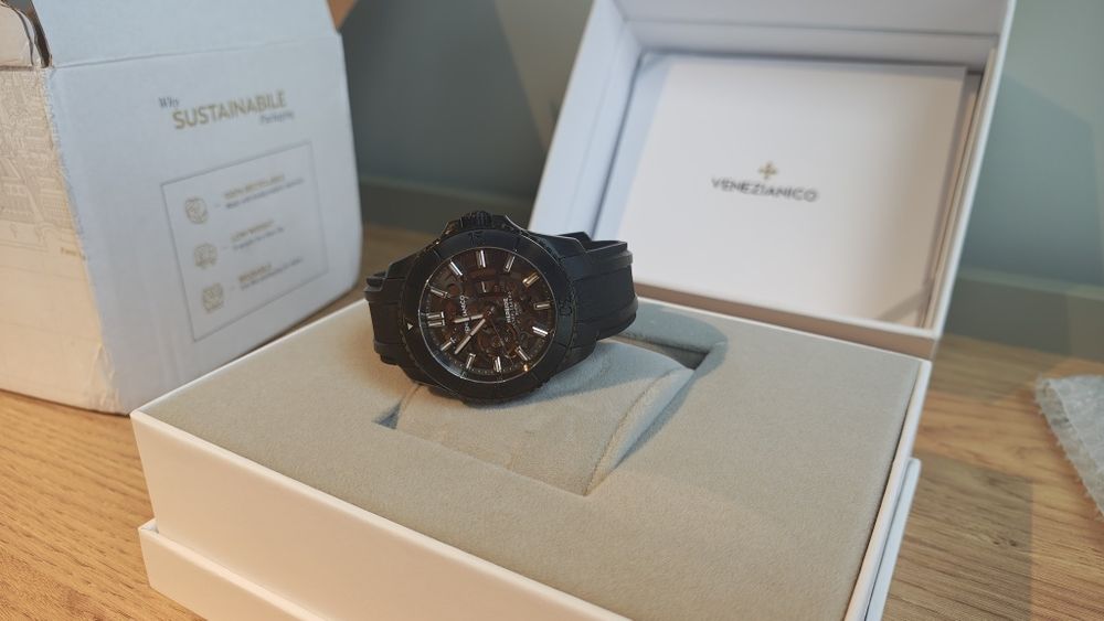 Продавам Venezianico Nereide Skeleton 41mm.
