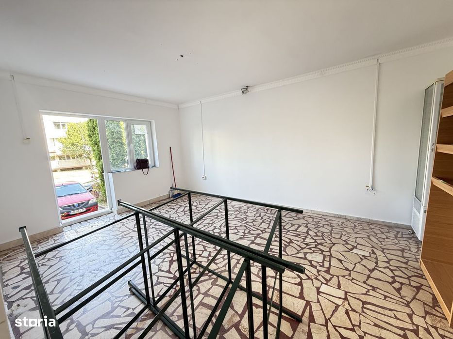 Inchiriere / Vanzare Spatiu Comercial Mioveni, 2 intrari, 2 balcoane