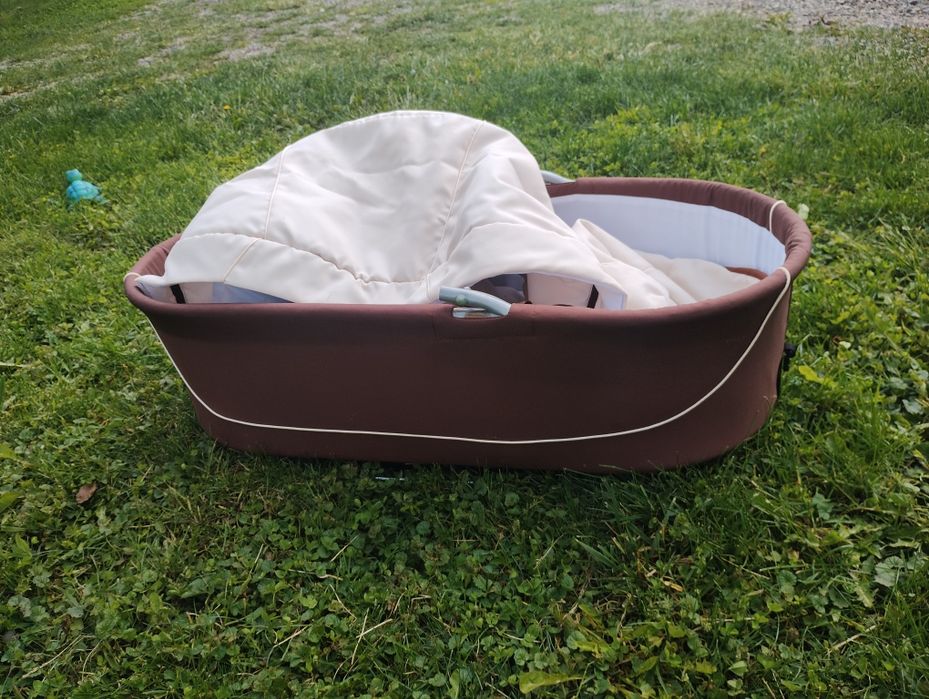 Cărucior bebe in stare buna