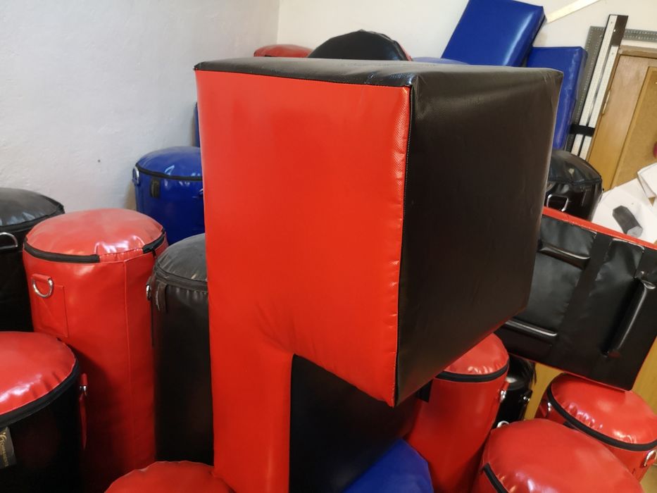 Perna Box cu montaj pe perete 80x40x40x18 cm