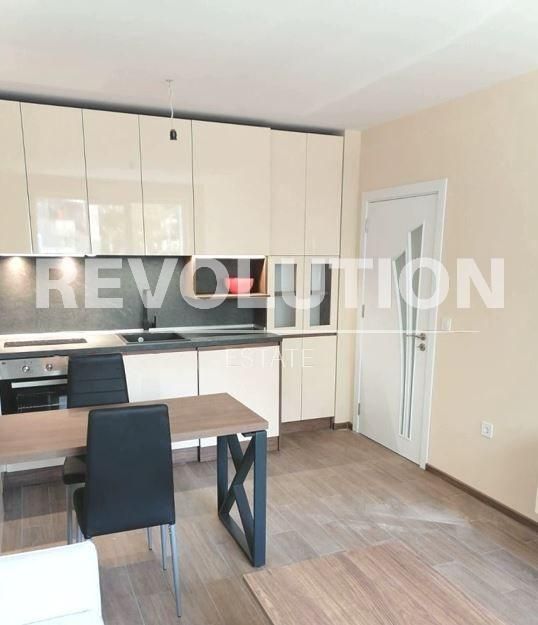 Дава се под наем Двустаен апартамент в Варна, Погреби - 50 кв.м за 398.82 € - Снимка #1