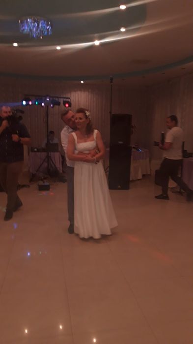 Rochie de mireasa din tafta