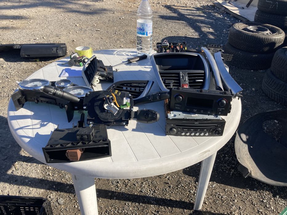 Интериор, климатроник , табло, волан и жабка за Пежо 207  2005- 2010