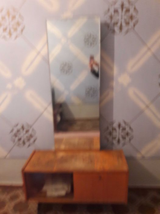 Продается  трюмо.