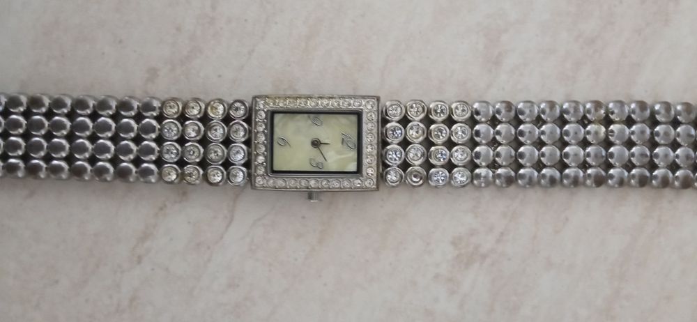 Дамски часовници