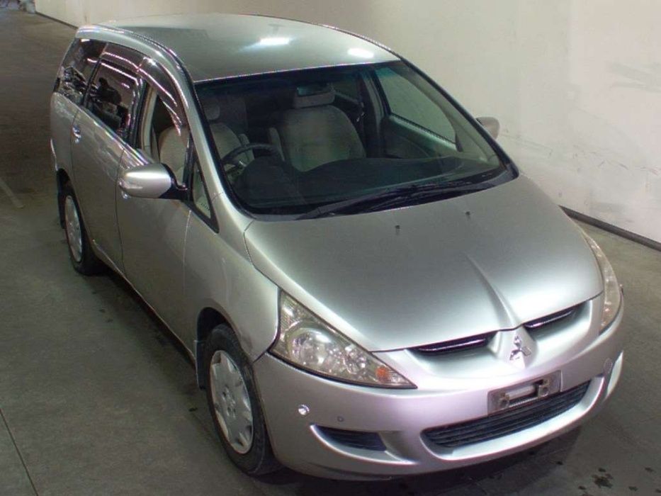 Mitsubishi Chariot 2005 года